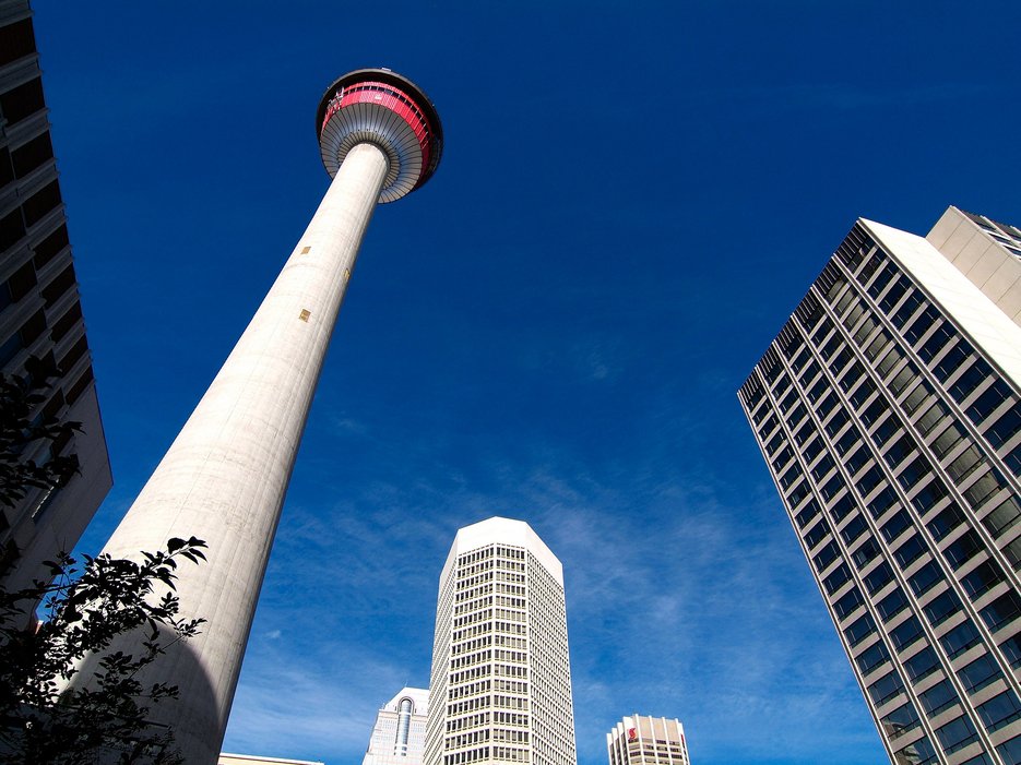 555e107b560358cc3c6ec41b calgary-tower-01-cr-alamy