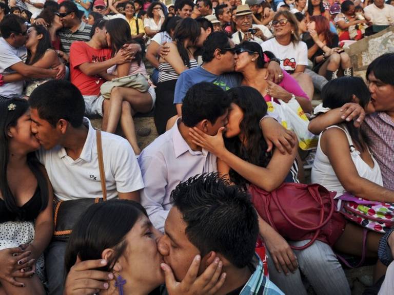 kiss.jpg