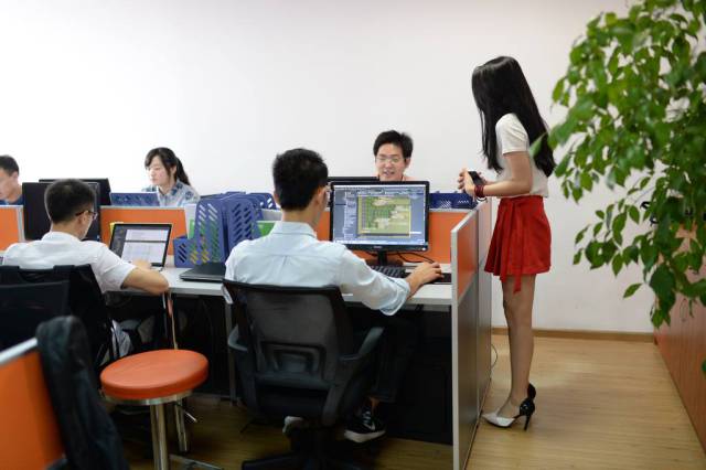 programming-cheerleaders.jpg