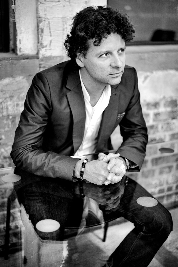 Marc Van Iterson1