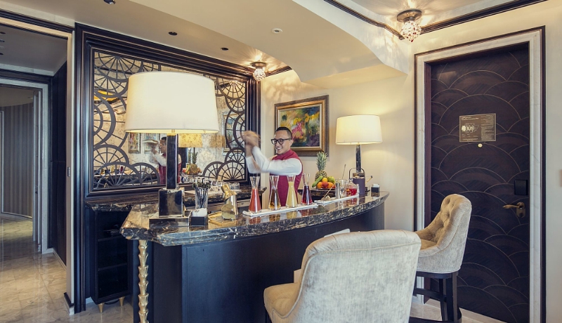 Journeying-through-the-Worlds-Highest-Suspended-Suite