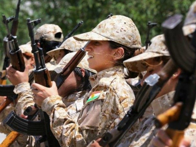 elite-female-kurd-soldiers-AP-640x480