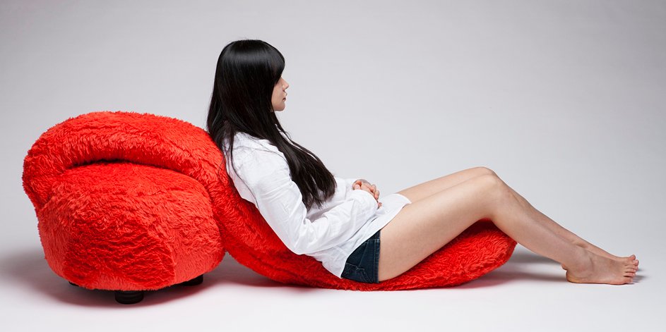 she-even-made-a-hugging-ottoman-too-which-costs400
