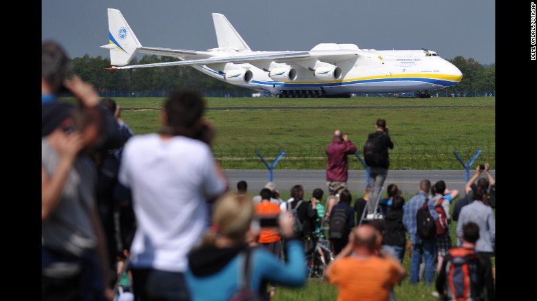 160511112223-02-antonov-mriya-cargo-jet-restricted-exlarge-169