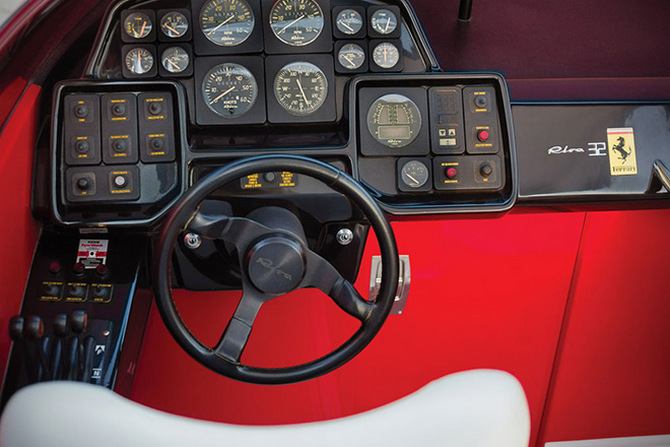 1990-Riva-Ferrari-32-Speedboat-3