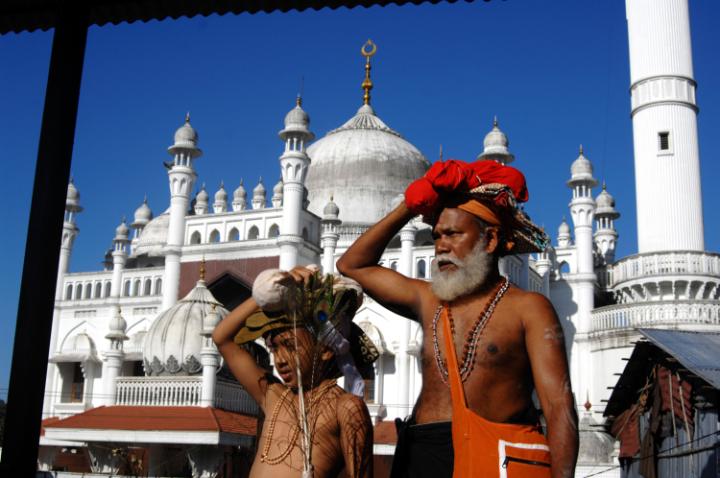women-kerala-ALAMY-TRAVEL-large