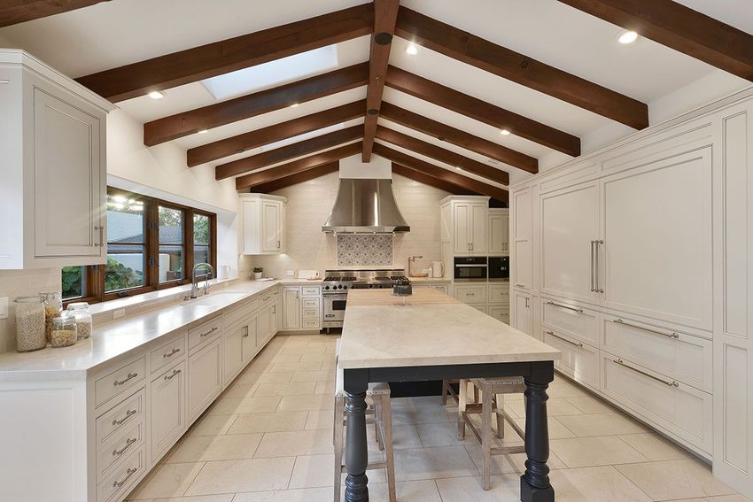 http mashable.com wp-content gallery steph-currys-house-for-sale Twilights 06