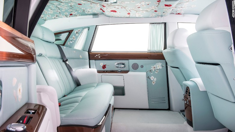 160601101116-rolls-royce-bespoke-serenity-phantom-1-exlarge-169