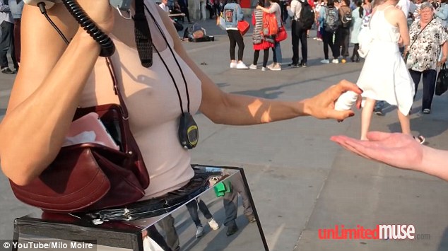 359FE32200000578-3657439-image-a-7 1466769066044