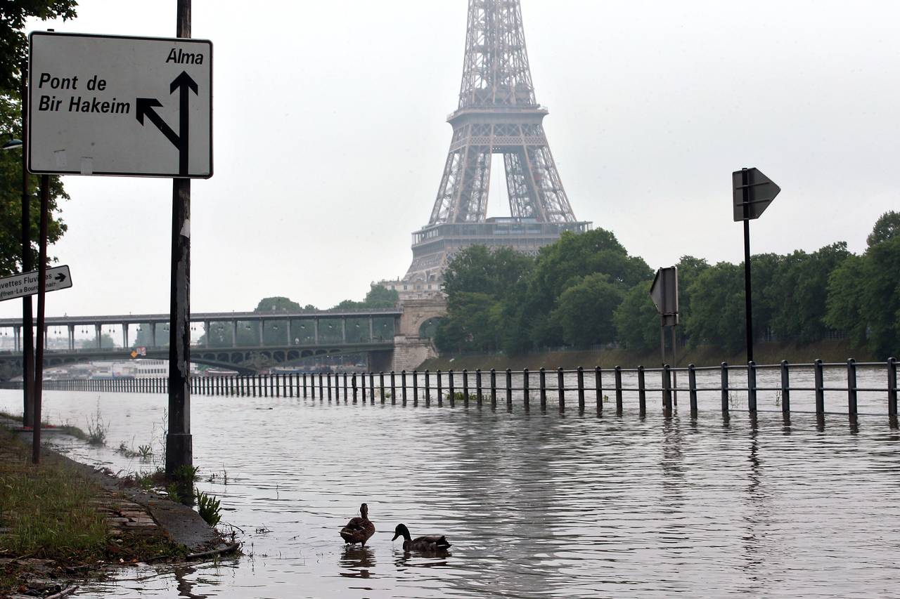 eiffel.jpg