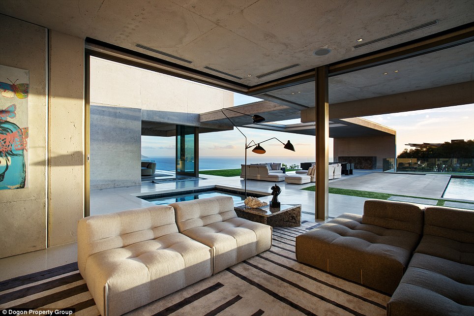 35D63F9900000578-3670266-The couple had apparently been considering a home in Ibiza but w-a-41 1467632411259