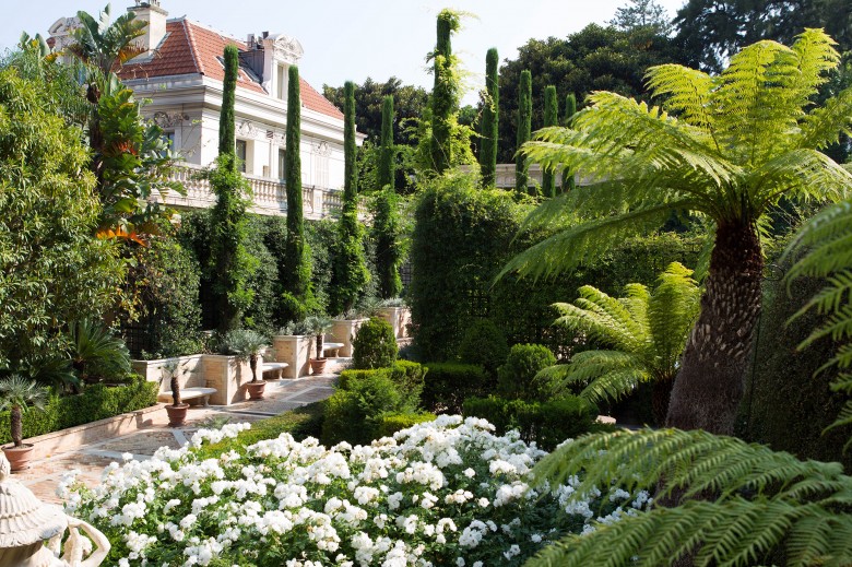Hotel-Metropole-Exterior-Garden