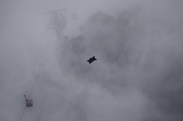 wingsuit.07