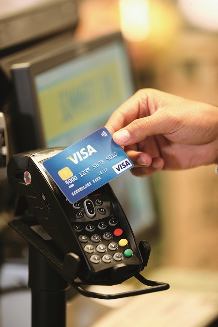Close-up-use-of-contactless.jpg