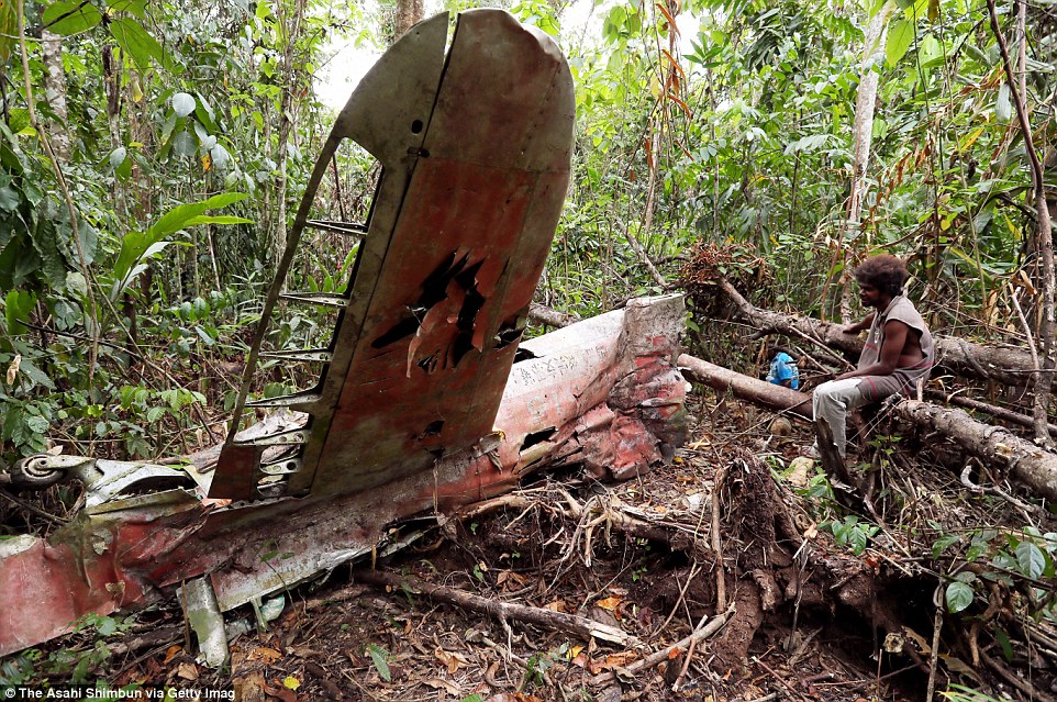 3B1215BF00000578-4003520-Debris of Imperial Japan fighter Zero remains in a jungle on Sep-m-78 1480982567630