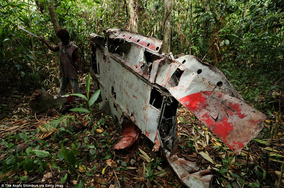 3B12281700000578-4003520-Debris of Imperial Japan fighter Zero remains in a jungle on Sep-m-79 1480982606028