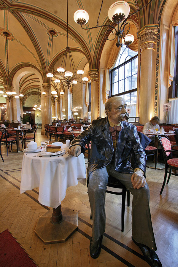 caffe_central2.jpg