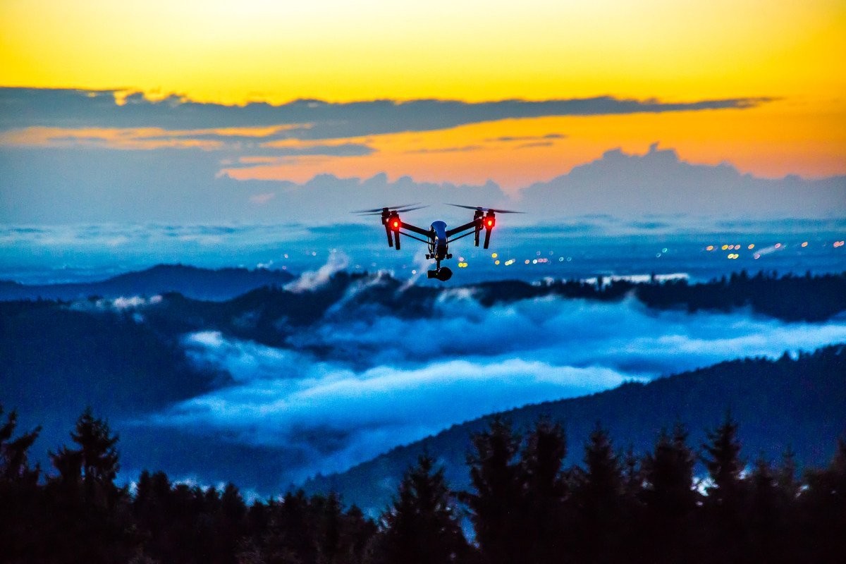 dronesin3.jpg