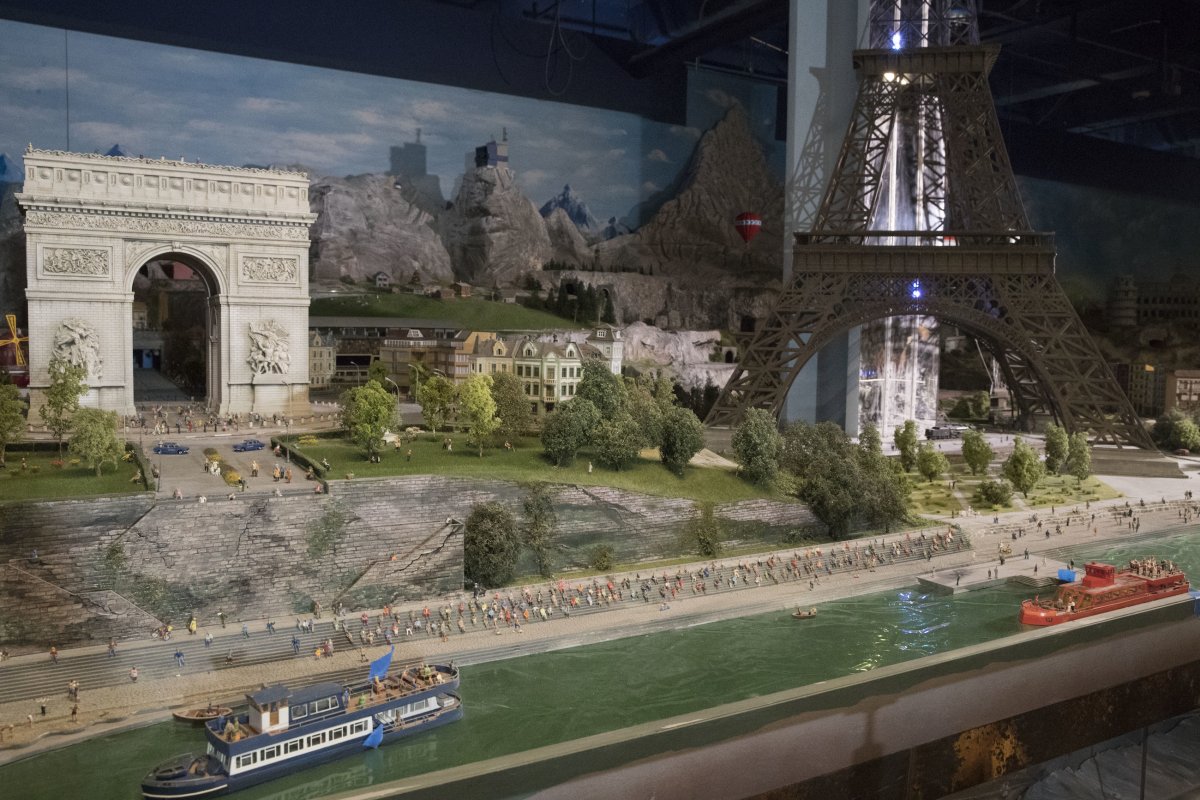 eiffel.jpg