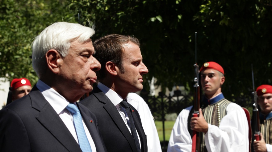 macron pakis