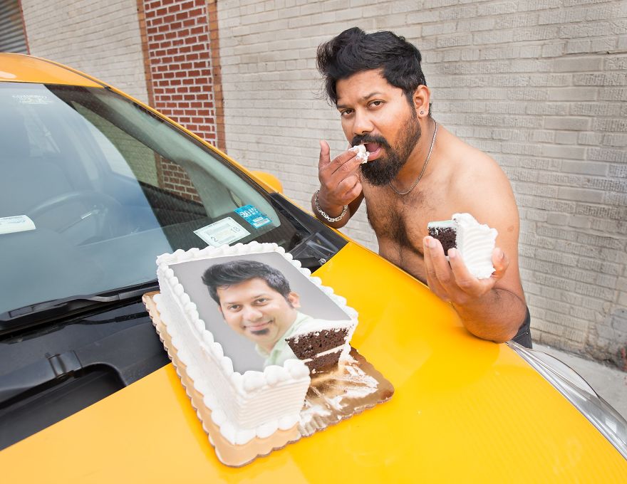 Calendar-gathers-New-York-taxi-drivers-in-sexy-poses-and-the-result-is-a-lot-of-fun-5a13251b9f183__880.jpg