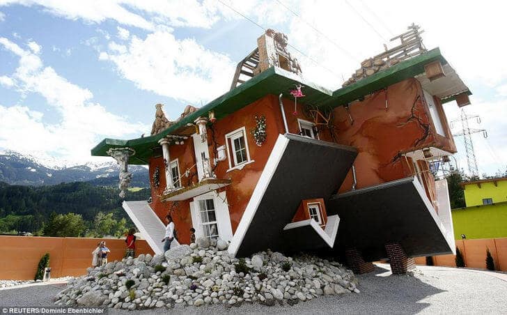 Upside-Down-House-1.jpg