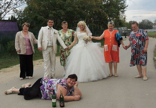 funny-weird-russian-wedding-photos-165-5ac4b3edde843__605.jpg