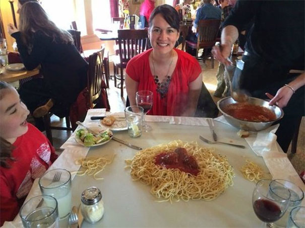 funny-food-serving-46-5af5a106e306a__605.jpg