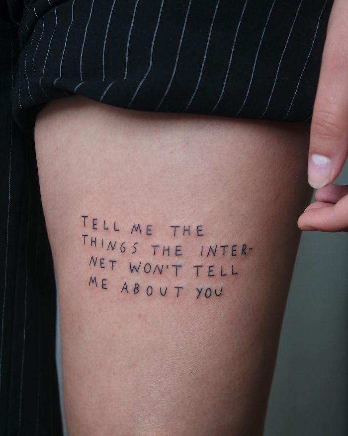 People-allow-this-tattoo-artist-to-write-whatever-they-want-on-their-bodies-5b3622e65fe6d__700.jpg