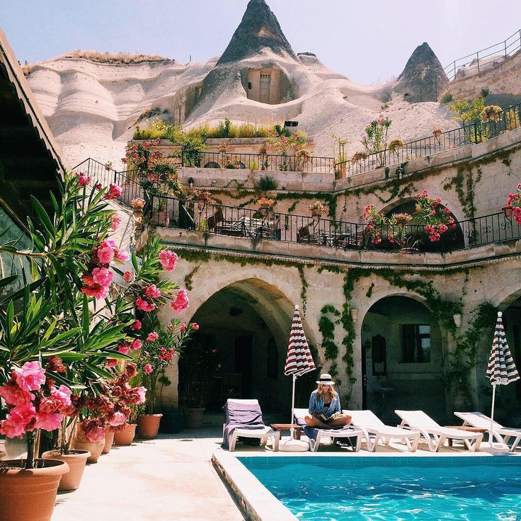 980226a7aa70237448bf7d93974e1c89--cappadocia-turkey-goreme-turkey.jpg