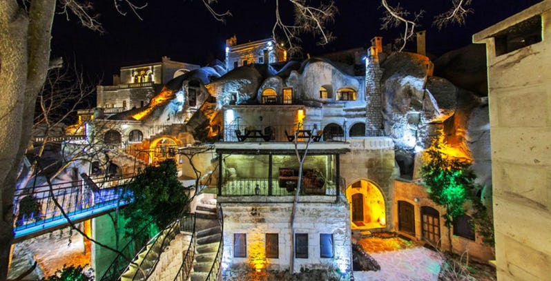 Cave-hotel-.jpg