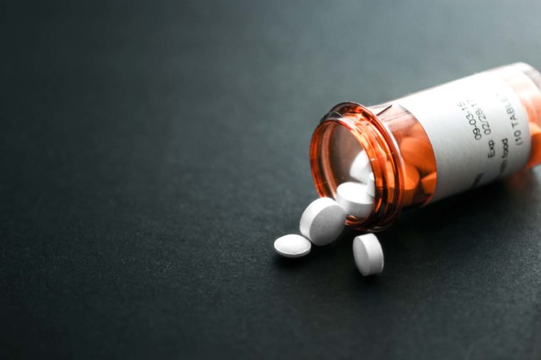 07-antibiotics-How-to-Know-if-You-Need-a-Probiotic_549397639-Video_Creative-760x506.jpg