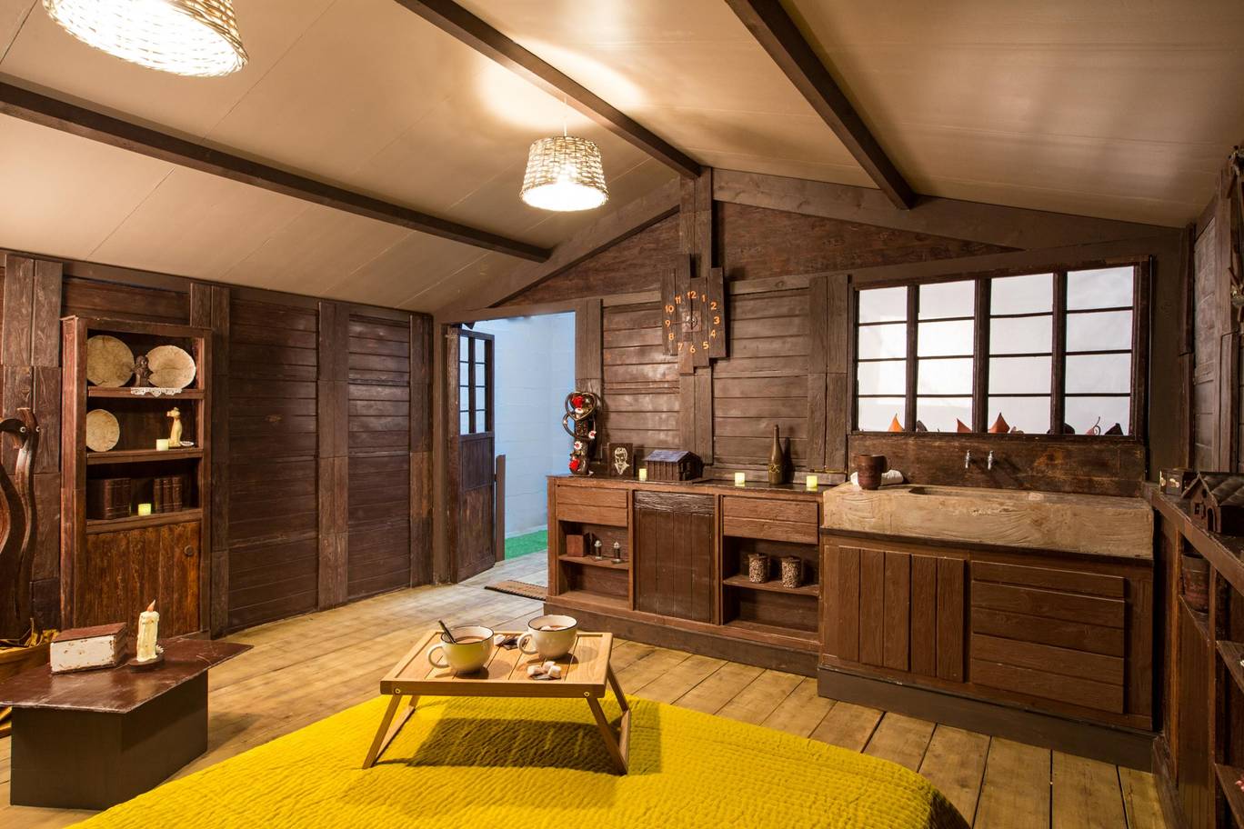 chocolate-cottage-interior-3.jpg