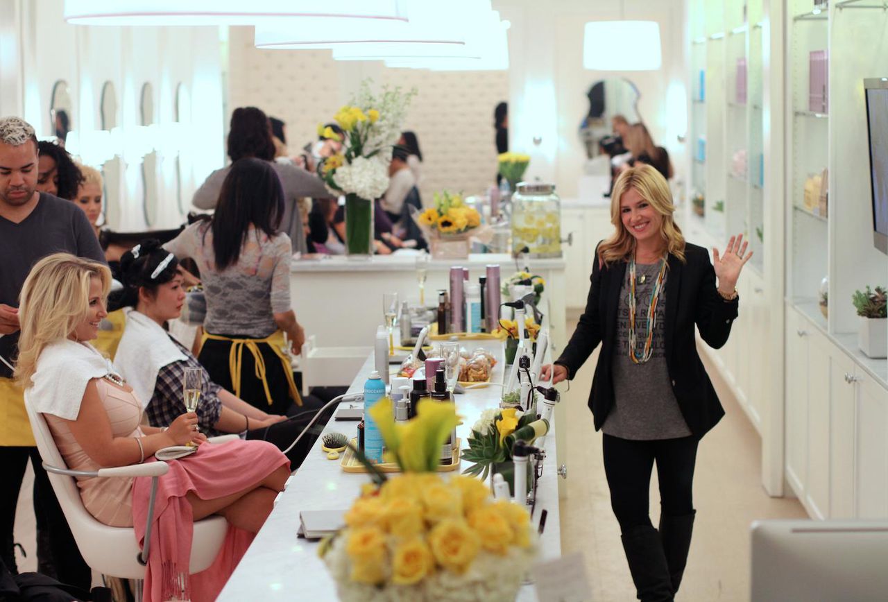 https_2F2Fblogs-images.forbes.com2Fmicahsolomon2Ffiles2F20142F122FAlli-At-Drybar-courtesy-drybar.jpg