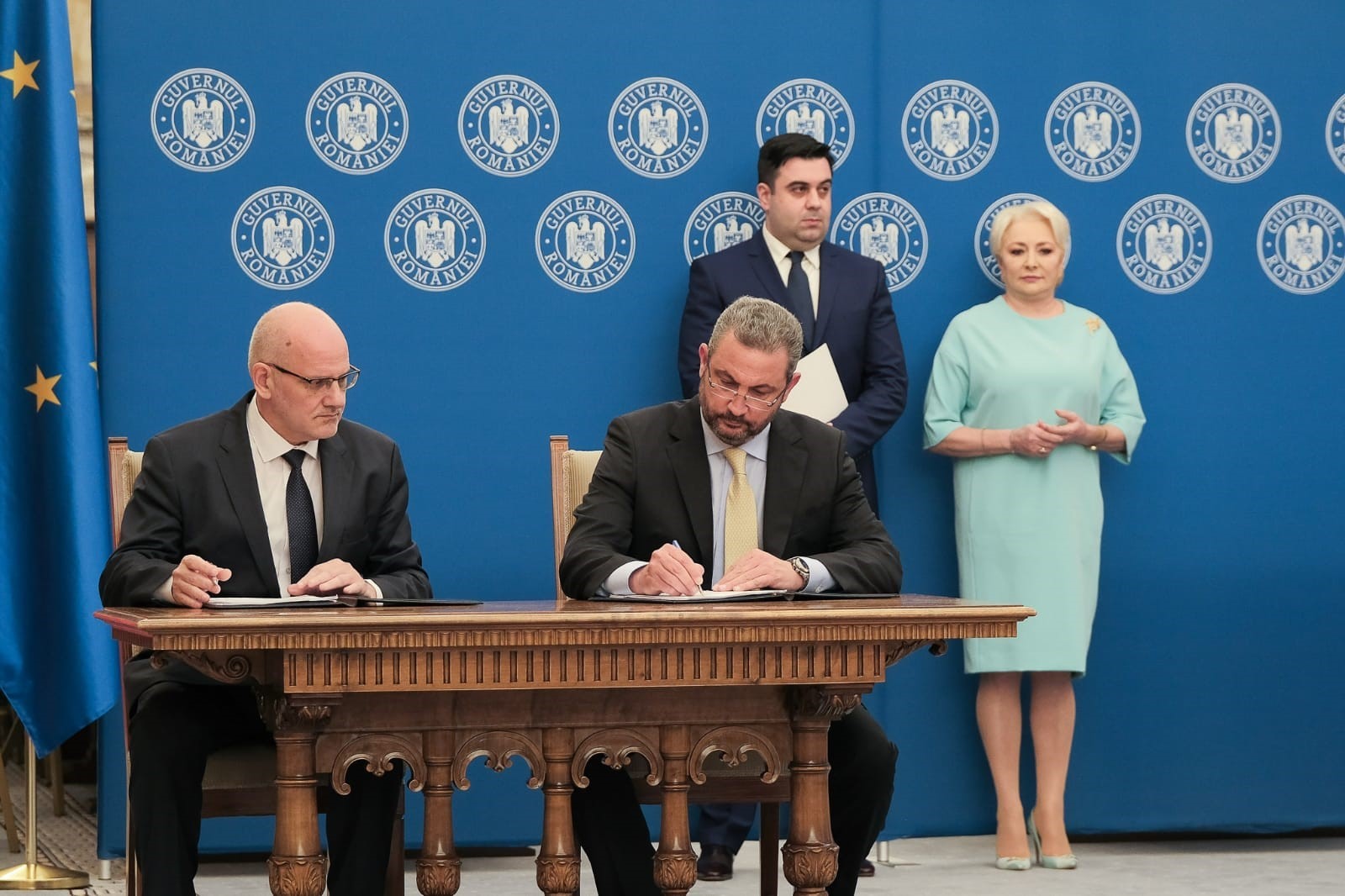 Exarchou_Signing.JPG