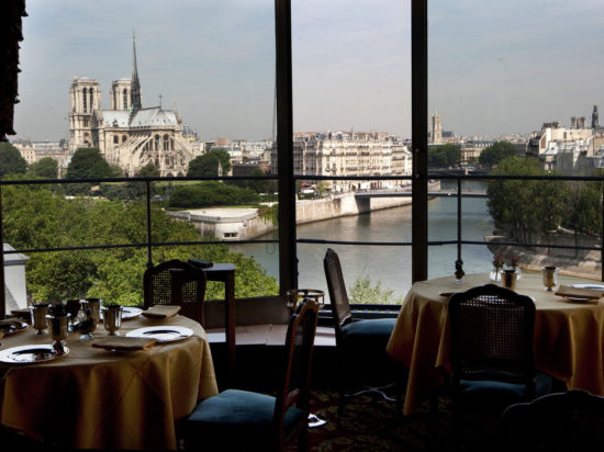 Γαλλία: Μυστηριώδεις επιθέσεις με σύριγγες σε συναυλίες και νυχτερινά κέντρα