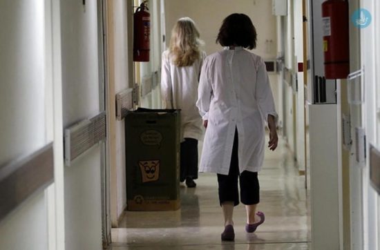 «Συνεταιρισμοί» εργαζομένων αναλαμβάνουν κρίσιμες υπηρεσίες στα νοσοκομεία
