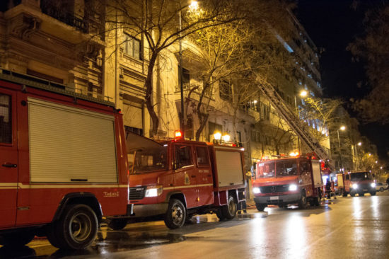 Εμπρηστική επίθεση σε δύο επιχειρήσεις της συζύγου του Νίκου Χαρδαλιά στον Βύρωνα