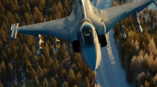 Δείτε το “έξυπνο πολεμικό αεροσκάφος” της SAAB που ευελπιστεί να ανταγωνιστεί τα F-16 και Su-27