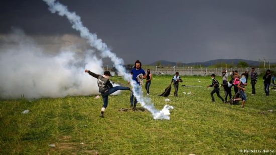 Γερμανικός Τύπος: Βάναυση επίθεση της αστυνομίας στην Ειδομένη