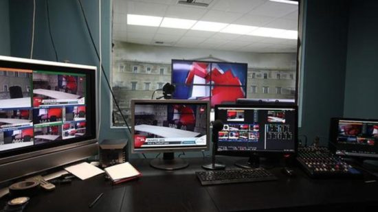 Έρευνα: Το 62% «βλέπει» αύξηση της διαπλοκής αν μειωθούν τα κανάλια