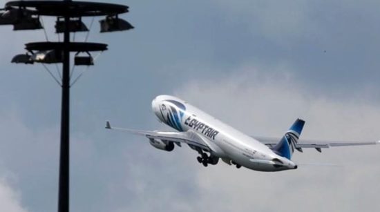 EgyptAir: Ανακαλύπτουν όλο και περισσότερα συντρίμμια, προσωπικά αντικείμενα και νεκρούς