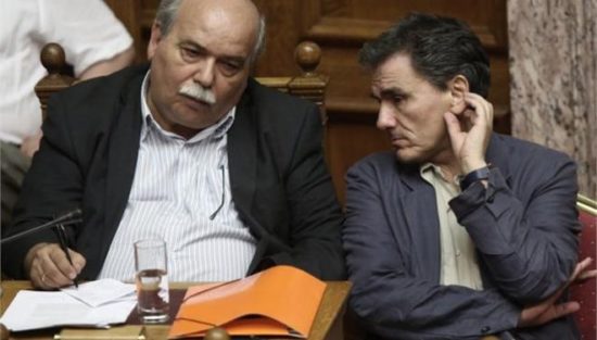 Ο Τσακαλώτος τρολάρει Βούτση για τα ελληνικά του