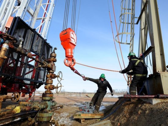 Goldman: Το πετρέλαιο έκανε την έκπληξη – Από τον κορεσμό στην έλλειψη