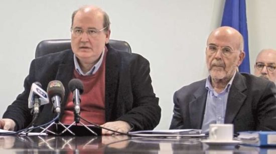 Παρελάσεις, προσευχή και πανελλαδικές στο στόχαστρο Φίλη – Λιάκου