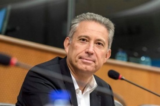 Ο Χρυσόγονος θέτει θέμα αντισυνταγματικότητας για τον «κόφτη»