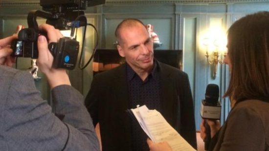 Βαρουφάκης: Εγώ είχα προτείνει στον Τσίπρα τον «κόφτη»