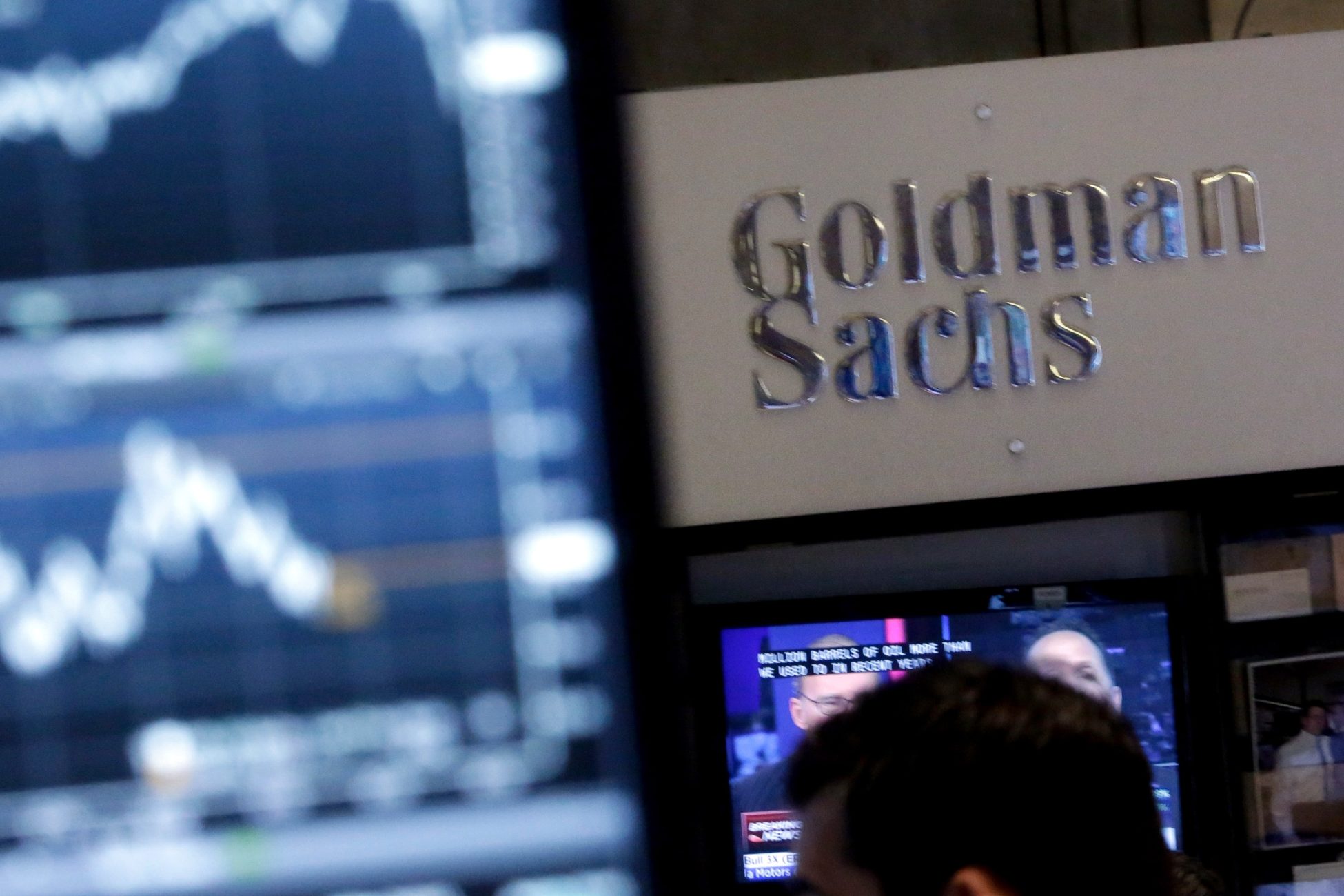 Goldman: Εγκαταλείπει το 1 προς 1 για το ευρώ