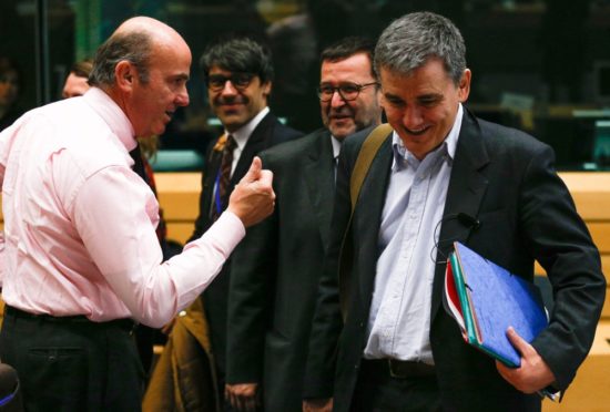 DW: «Ναι» υπό όρους στη δόση, αναδίπλωση ΔΝΤ για το χρέος