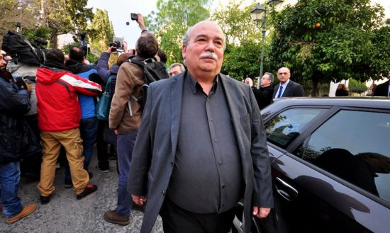 Τρολάρει ο Βούτσης: Οι φόροι αυξήθηκαν για να μην κόψουμε τις συντάξεις